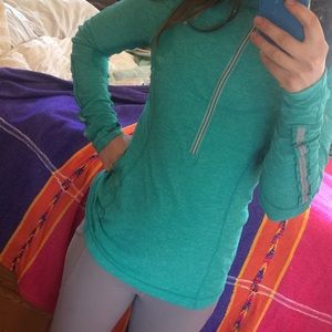 🌸🌸Lululemon 🍋 workout 3/4 zip